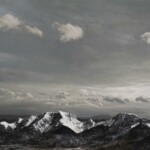 Alpen, 2023, Acryl auf Holz, 64 x 76 cm